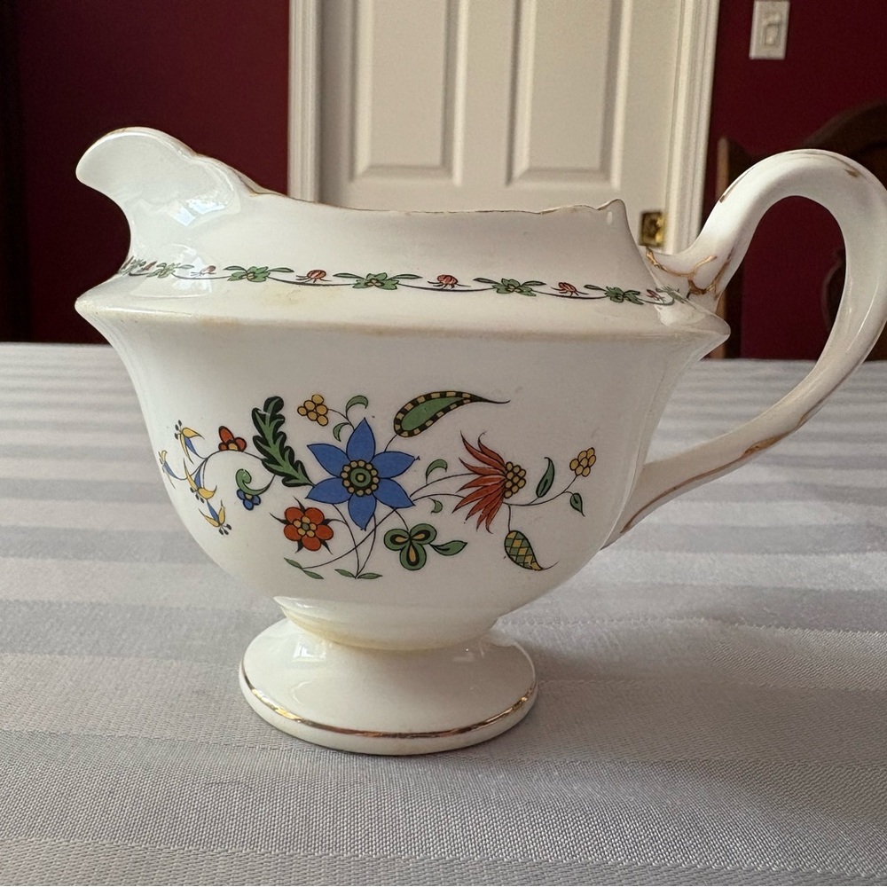 Chelsea pattern Shelley China creamer